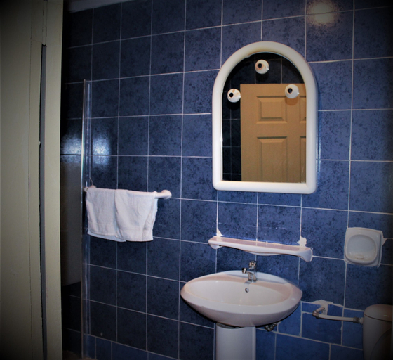Bathroom 5, Badala Park Hotel, Kanifing
