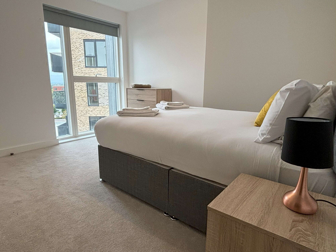 Room 4, Modern 2 bed With Parking - Grand Exchange Bracknell, Bracknell Forest