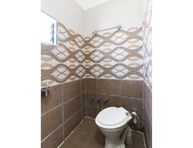 Bathroom 5, HOTEL MADHUVAN, Madhavpur, Porbandar