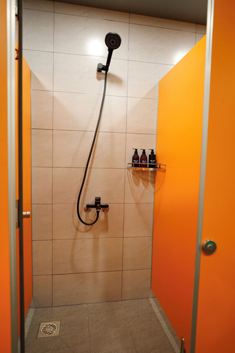 Bathroom 5, Saigon Travel Lounge, District 3