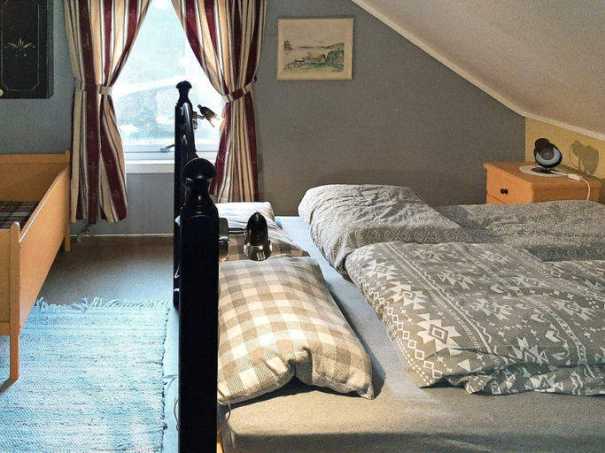 Room 2, 6 Person Holiday Home in Aram, Sande