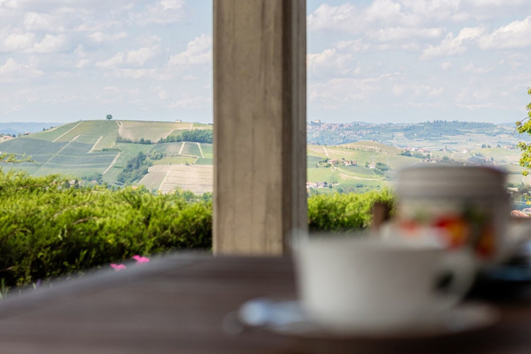 Room 2, Panorama Villa Nestled Among the Vineyards Langhe, Cuneo