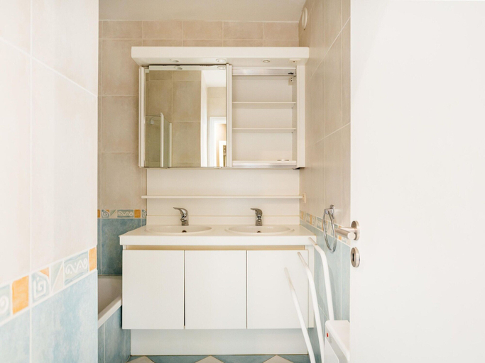 Bathroom, Amandari Igv01 Near the Center in Koksijde, West-Vlaanderen
