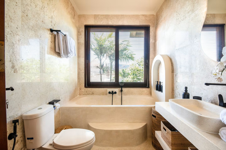 Bathroom 5, Villa Casa Toya - Luxury 4BR Haven, 3min to Canggu's Beach Elegance, Badung