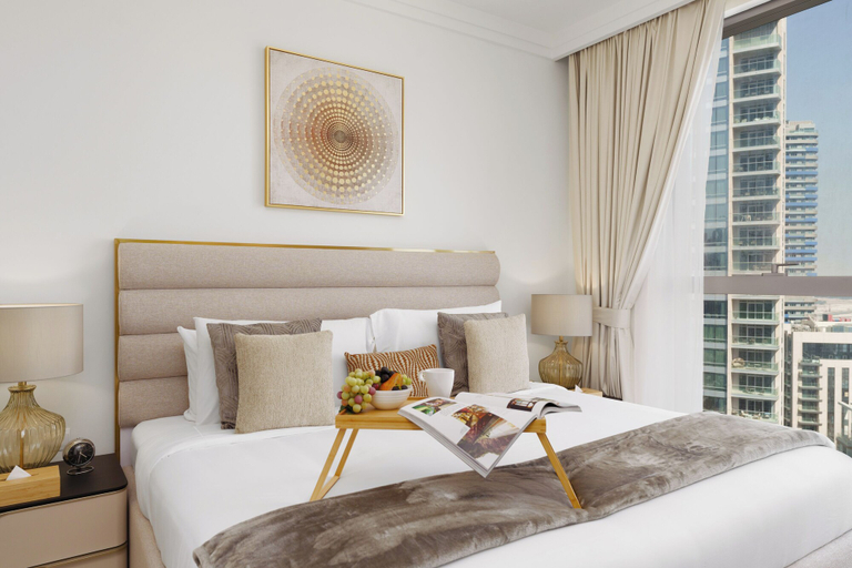 Bedroom 2, Maison Privee - Inviting Apt with Fabulous Dubai Canal & Skyline Vws, Dubai