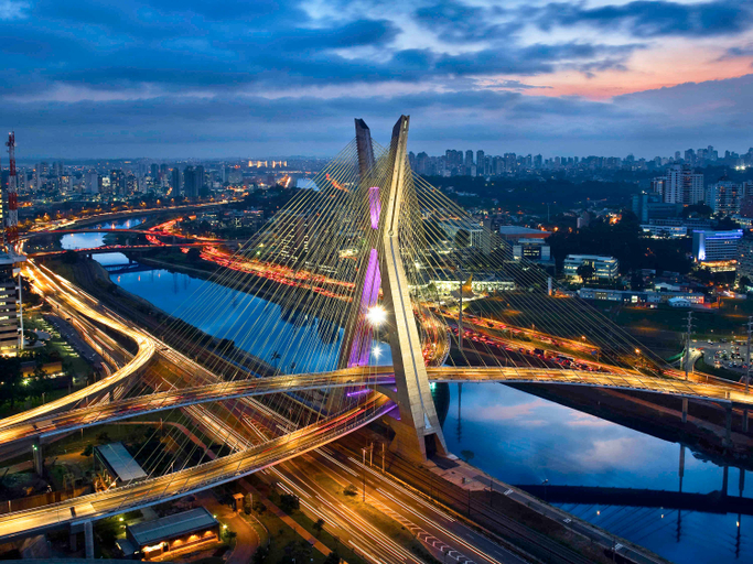 Exterior & Views 25