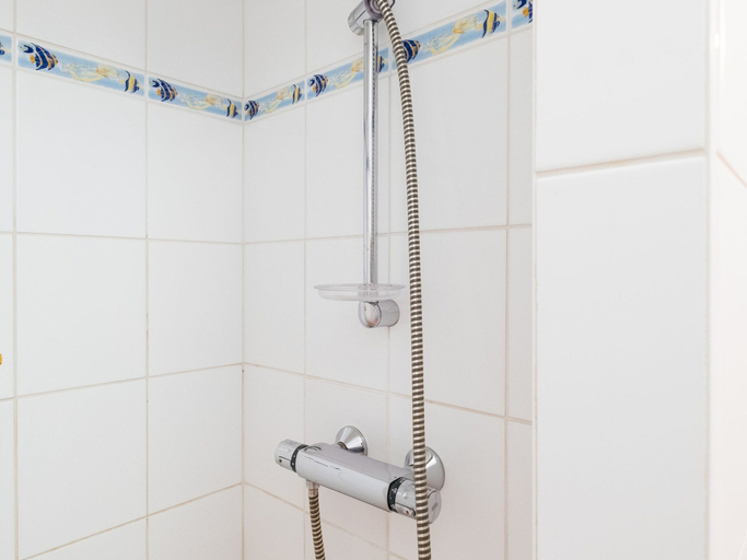 Bathroom, Apartment in Koksijde Near the Sea, West-Vlaanderen