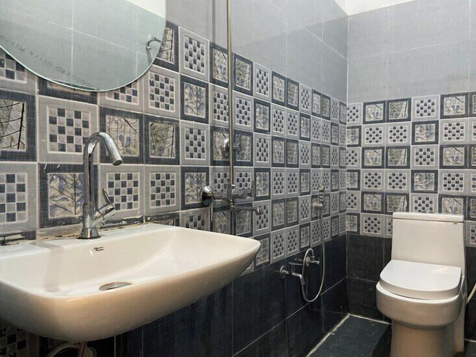 Bathroom 4, Wanna Stay Ayodhya, Faizabad