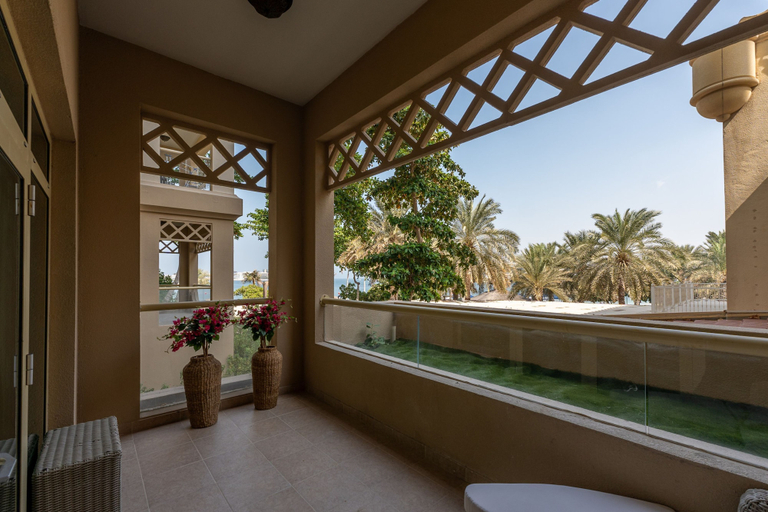 Room 3, Rustic Palm 1BR w Beach Access, Dubai
