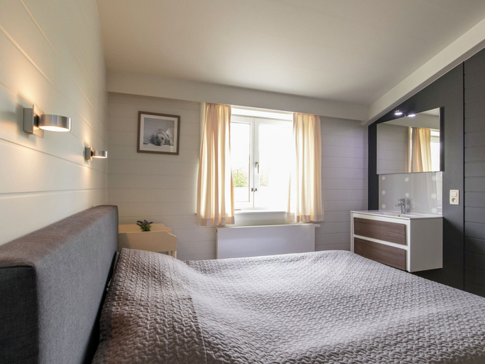 Room 2, Vintage Villa With Private Garden in Rendeux, Luxembourg