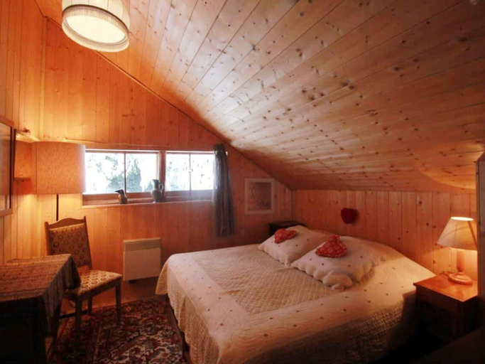 Room 5, Chalet in Rossiniere With Sauna and Mountain Views, Pays-d'Enhaut