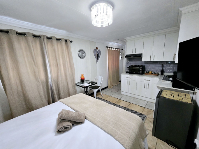 Bedroom 3, Waterfall City Guest Lodge, City of Johannesburg