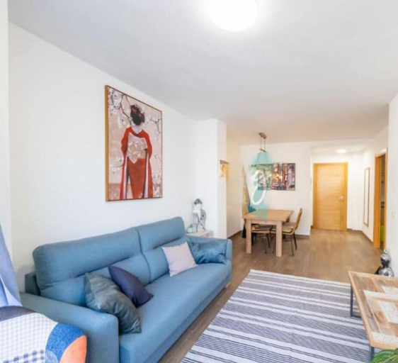 Living area, 3 Bed Apartment Sleeps 6 - Free Parking & Balcony, Málaga