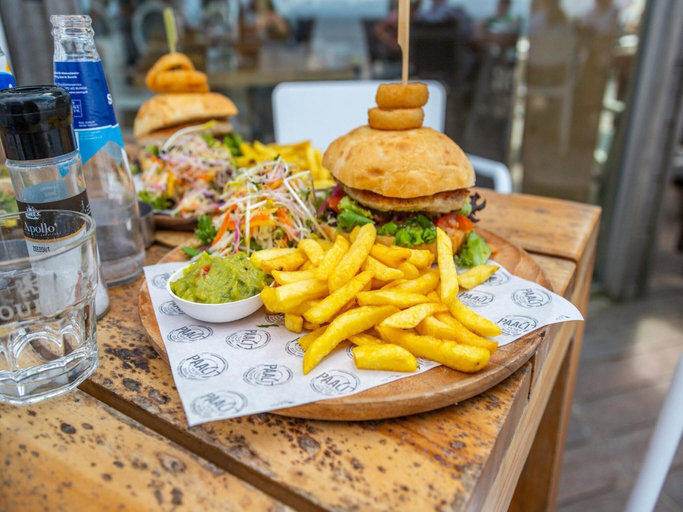 Food & Drinks 4, Chalet on a Holiday Park 3.5 km From the Beach, Texel