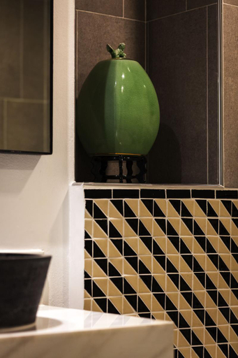 Bathroom 25