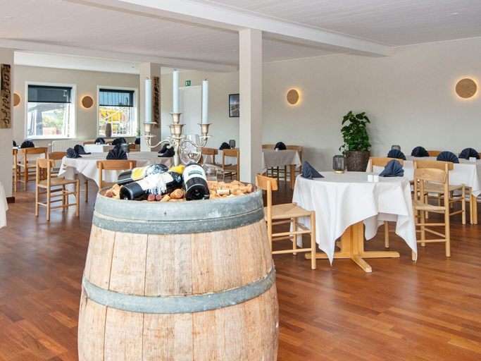 Dining 2, 4 Person Holiday Home in Ulfborg, Ringkøbing-Skjern