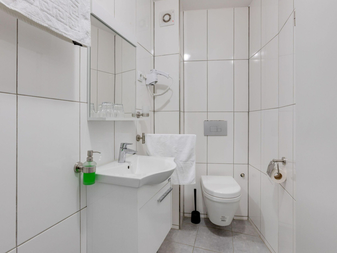 Bathroom 4, Oberhausen Cozy Nest, Oberhausen