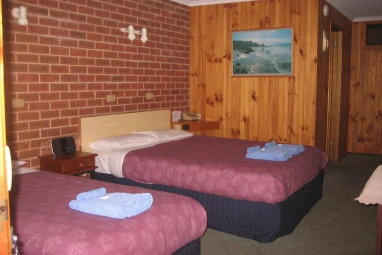 Bedroom 2, Orbost Country Road Motor Inn, E. Gippsland - Orbost