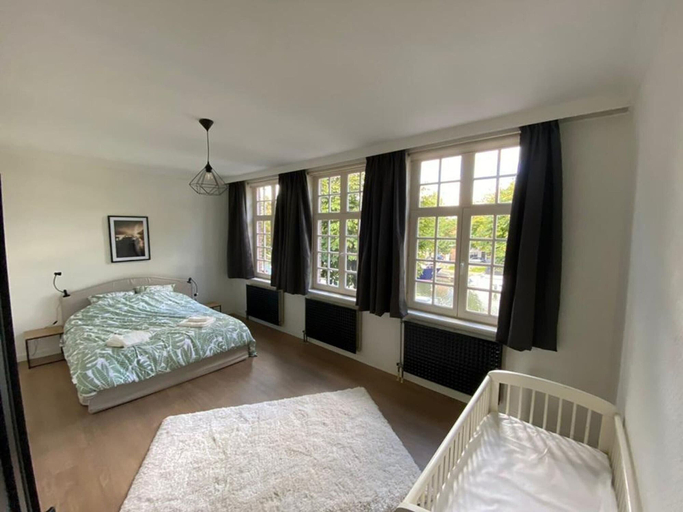 Bedroom 4, Spacious House in the Historic Center of Bruges, West-Vlaanderen