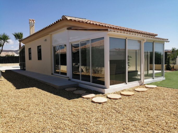 Others 3, Villa - Sleeps 4 - Pool - Patio - Parking, Almería