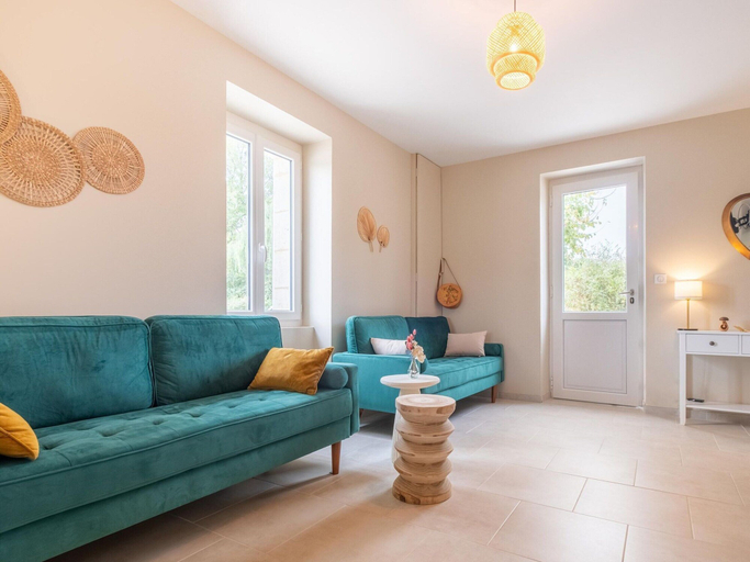 Living area 5, Charming Holiday Home With Private Pool, Dordogne