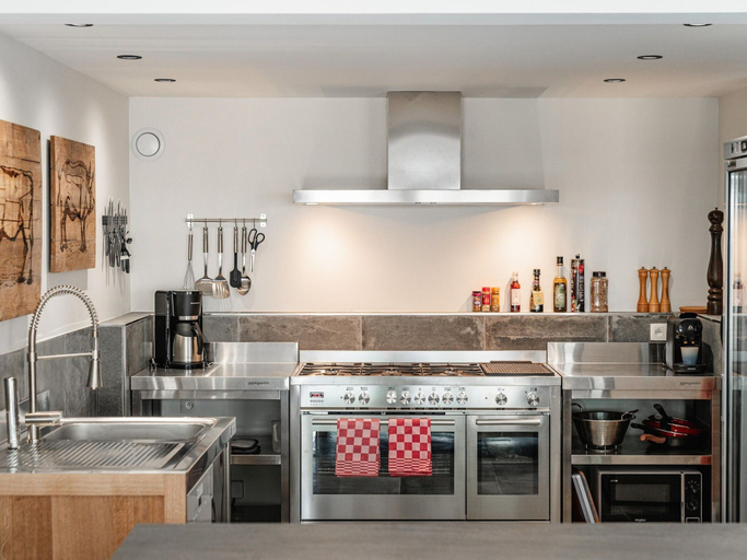Private kitchen, Villa Steps From Castle, Luxembourg