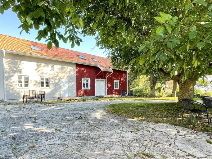 Primary image