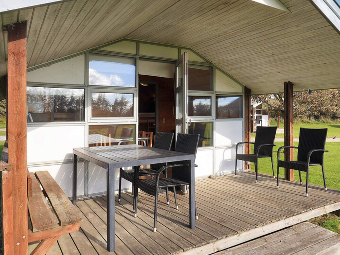 Dining 3, 5 Star Holiday Home in Lokken, Hjørring