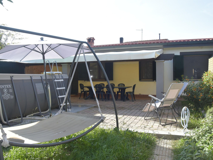 Exterior 3, Pretty Holiday Home Casa Luca With Above-ground Pool in Capezzano Pianore, Lucca