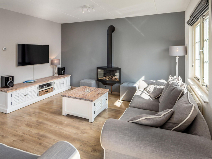 Others 5, Villa in Domburg near North Sea Beach, Veere