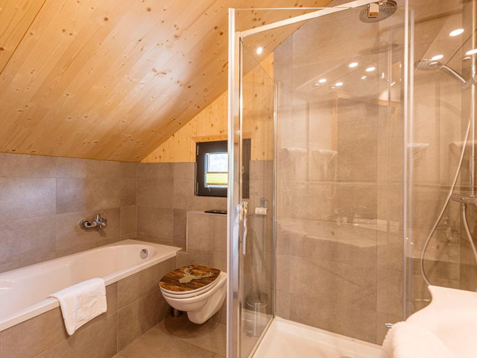 Bathroom 3, Cosy chalet with sauna, Murau
