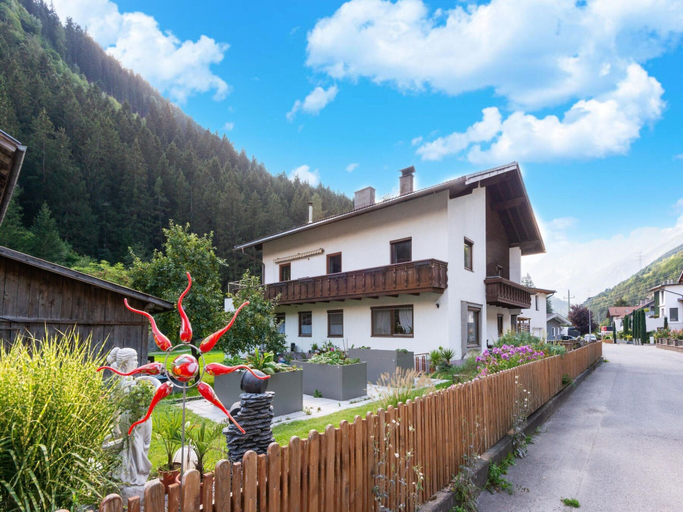 Others 2, Apartment in Tyrol Near Landeck, Landeck