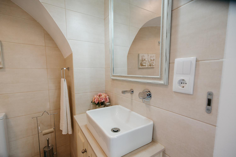 Bathroom 3, Casa do Povo, Elvas