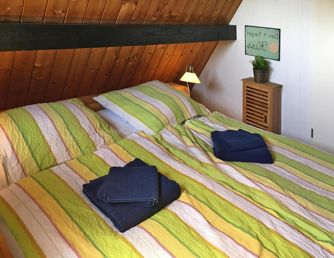 Room 5, Holiday Home in Burhave Near the sea, Wesermarsch