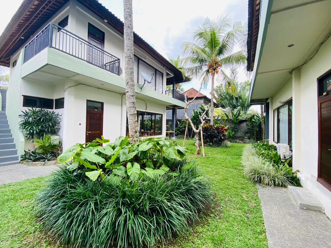 Exterior 5