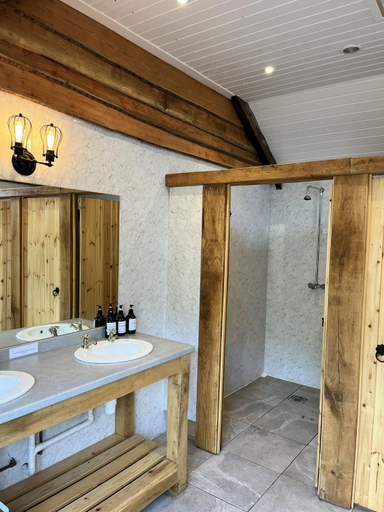 Shower, Kingfisher Safari Tent, Worcestershire