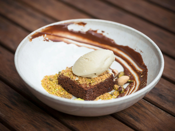 Food & Drinks 12