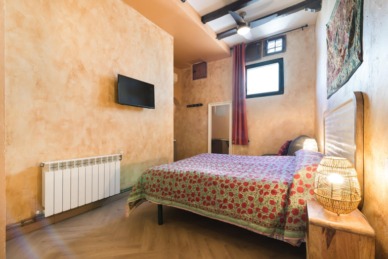 Bedroom 4, Hostal Artistic B&B, Madrid