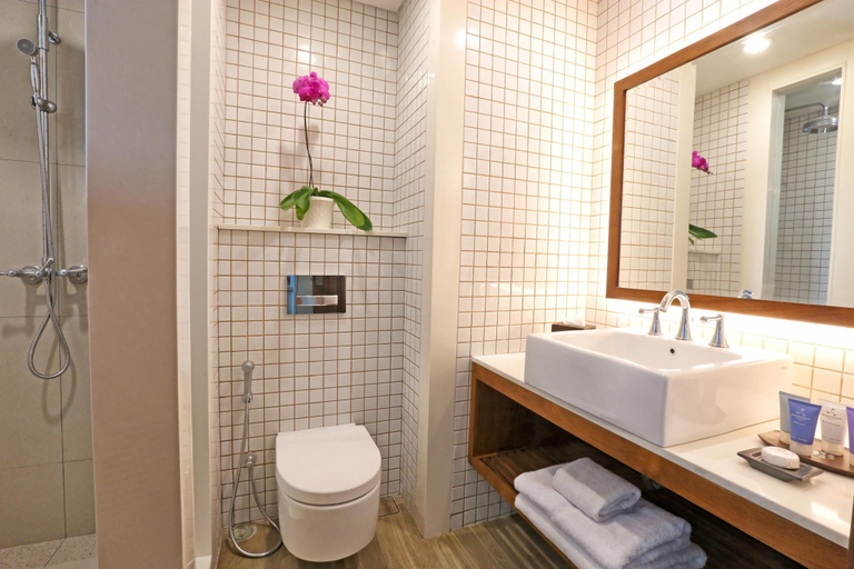 Bathroom 15