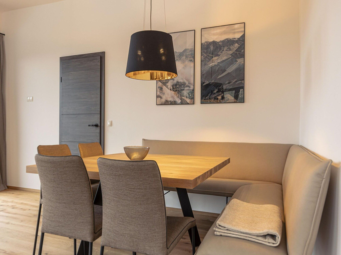 Dining 2, Penthouse With Shared Pool, Sankt Johann im Pongau