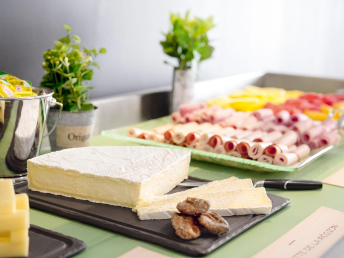 Food & Drinks 13