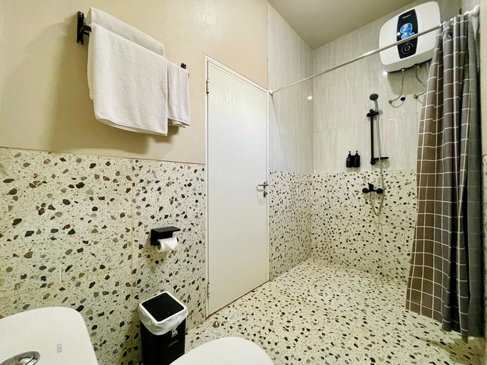 Bathroom 8