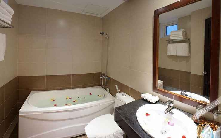 Bathroom 5, SUNVIEW Beach Hotel Danang, Da Nang