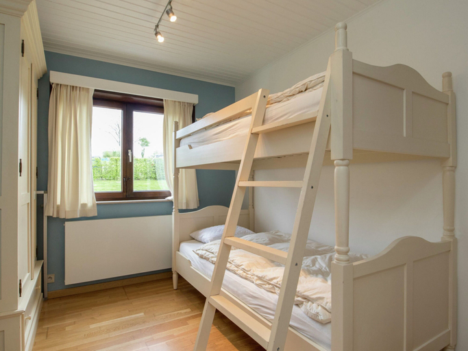 Room 4, Vintage Villa With Private Garden in Rendeux, Luxembourg