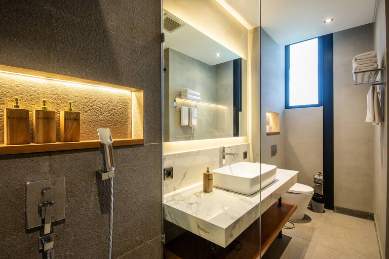 Bathroom 5, Villa Noma 1 - Stylish 5BR Villa, 200m from Beach in Canggu, Badung