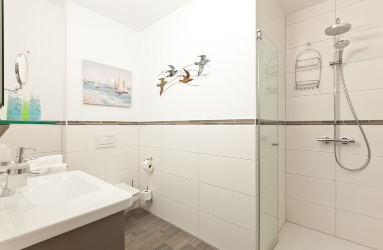 Bathroom 5, Kells Appartements, Mecklenburgische Seenplatte