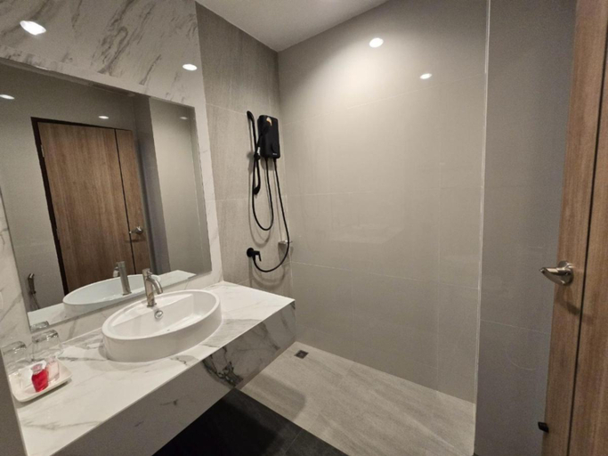 Bathroom 3, Manee Mantra Hotel, Kanchanaburi, Muang Kanchanaburi