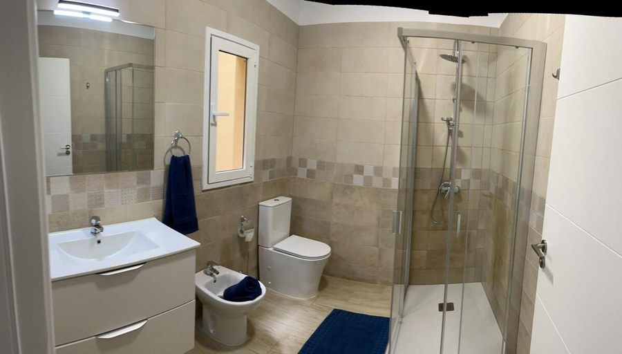 Bathroom 4, Tantulia Callao de lima 57  Apto 5 hab tenerife, Santa Cruz de Tenerife