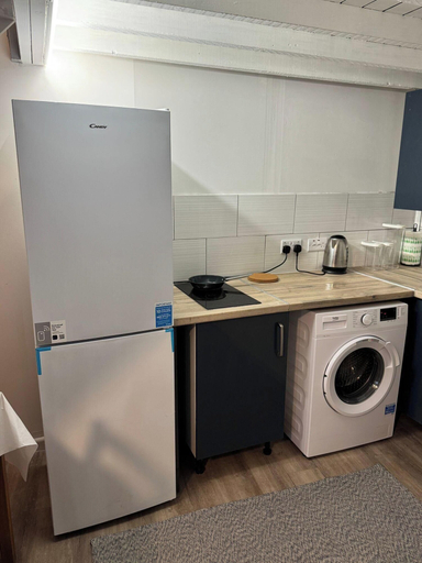 Interior 4, Entire Studio With 2 Extra Beds, London