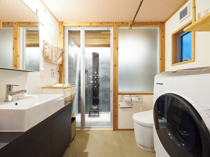 Bathroom 3, YADOYA Kisakata, Taitō